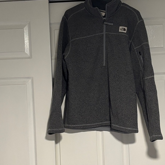 The North Face Dark Gray Fleece Pullover - Picture 1 of 3